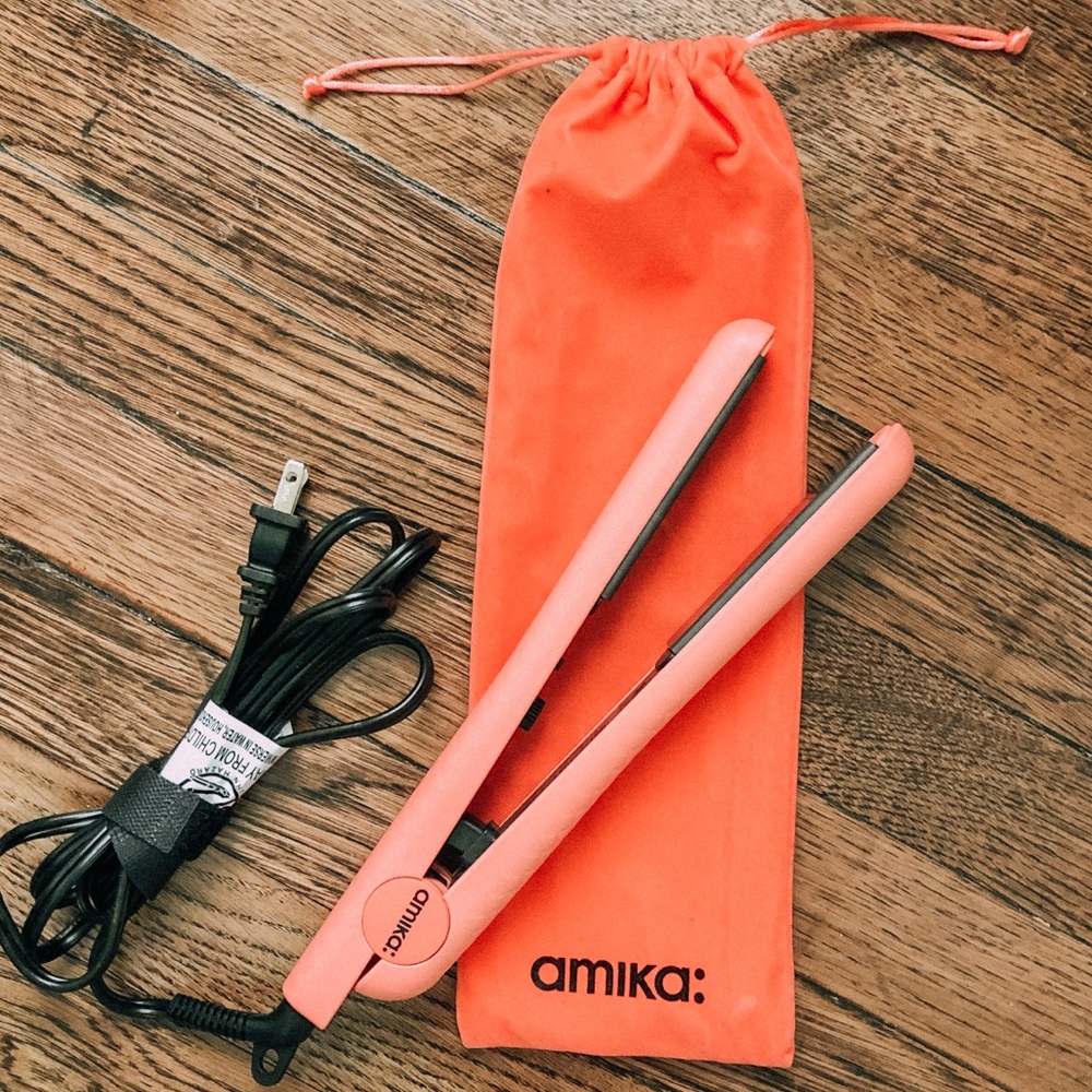 Amika straightening iron